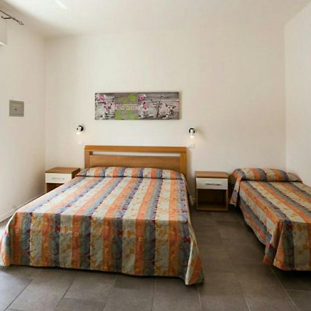 Hotel Augusta Каорле Екстериор снимка